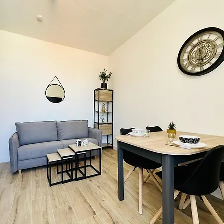 Renove Et Idealement Situe Dans Le Centre Des Sables Dolonne 2 Pers Διαμέρισμα